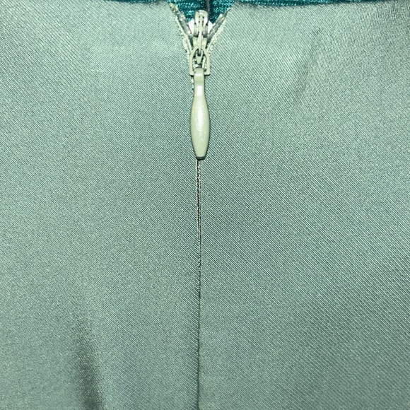 Saia dress size large. NWOT never worn. Intricate design, embroidered print - Picture 9 of 10